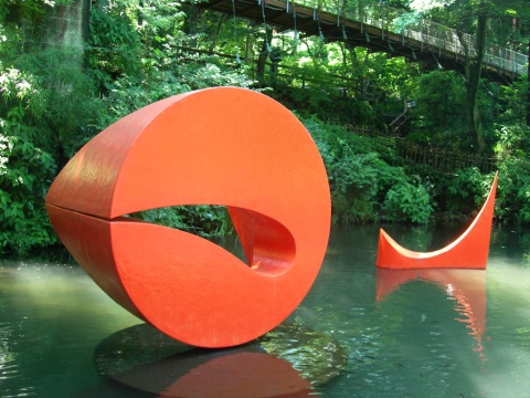 不(bù)鏽鋼雕塑